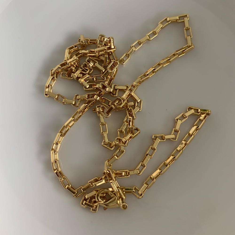 Gold rectangle link chain